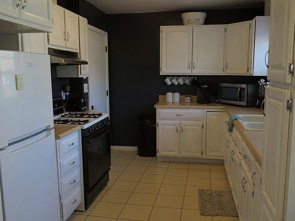 2nd image of 216 Cherrywood Dr