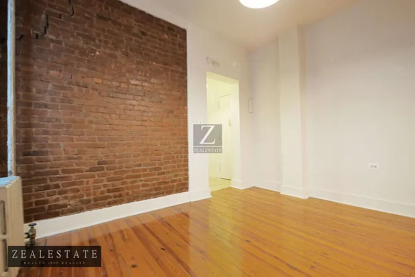 Rented by ZealEstate Group Inc | media 5