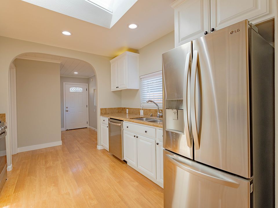 1st image of 9521 Glencannon Dr #A