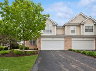2351 Foxmoor Ln, Aurora, IL 60502