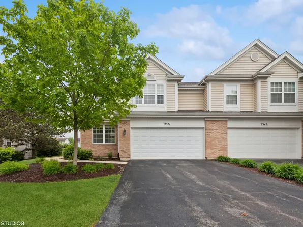 2351 Foxmoor Ln, Aurora, IL 60502