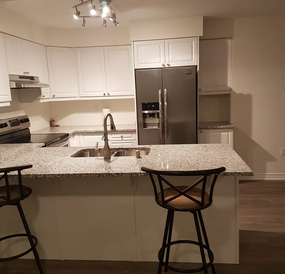 3 bed, $2,850 — Photo 2