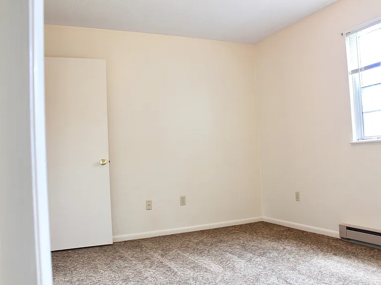 936 Vine St — Photo 16