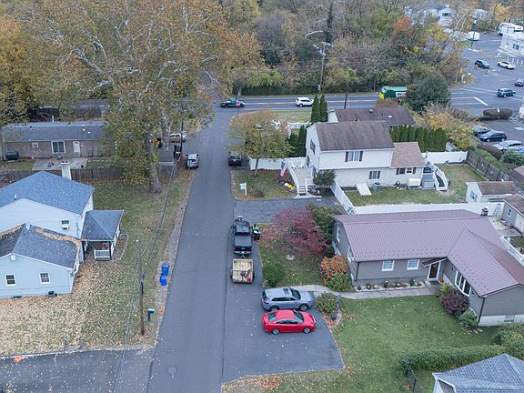 4th image of 1018 Wildwood Ave