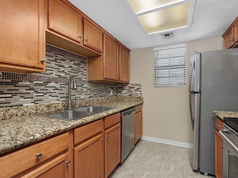 12079 Alta Carmel Ct — Photo 3