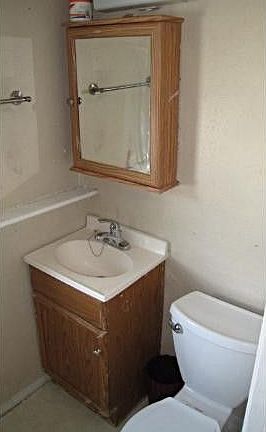 5th image of 649 Van Buren Ave