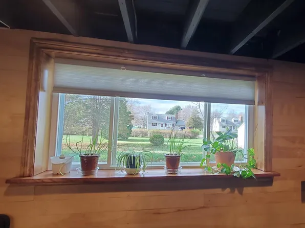 820 Limecrest Rd, Newton, NJ 07860