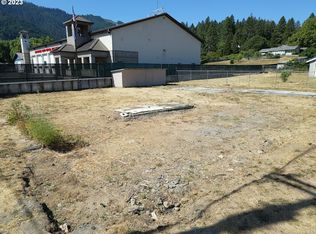 128 NW Oak St, Canyonville, OR 97417