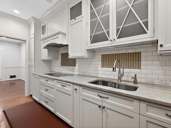 986 N Royal St, Alexandria, VA 22314