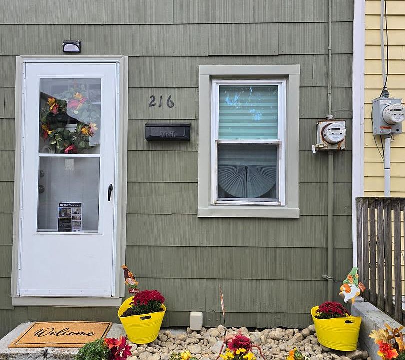 1st image of 216 Barclay St