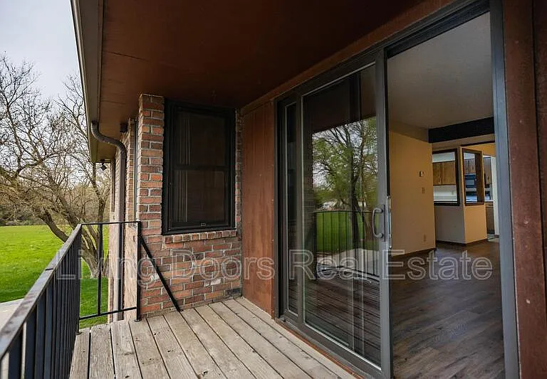 1935 N Lincoln Ave #106 — Photo 9