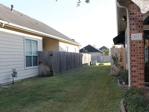 4th image of 914 Sweet Pine Dr