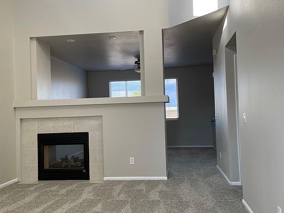 3rd image of 2332 Pinyon Jay Dr