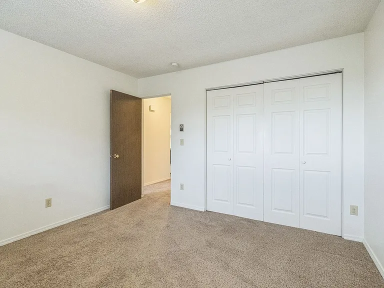 20th Ave Apartments — Photo 14