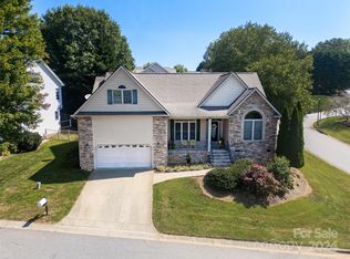 9 Driftstone Cir, Arden, NC 28704