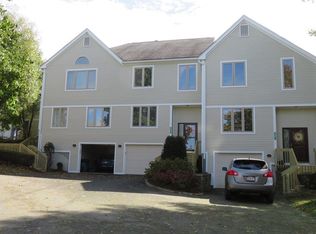 135 Fairway Dr UNIT 135, North Dartmouth, MA 02747