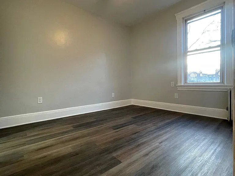 101 Romaine Ave #A — Photo 6
