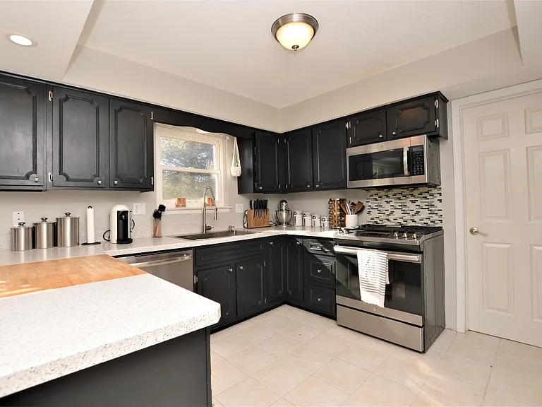 42215 Ladywood Dr — Photo 17