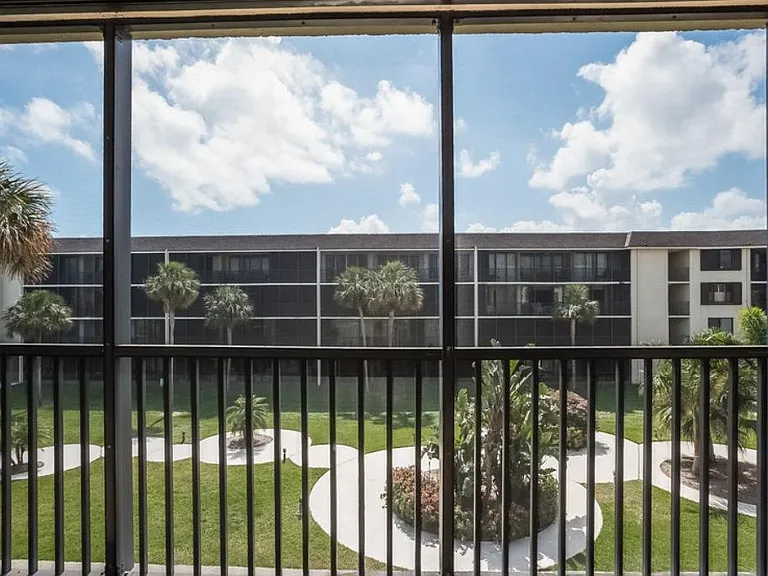 2424 N Federal Hwy #309 — Photo 3