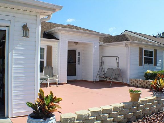 2nd image of 25050 Riverwalk Dr