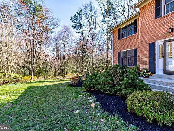 5th image of 10153 Tapestry Ct
