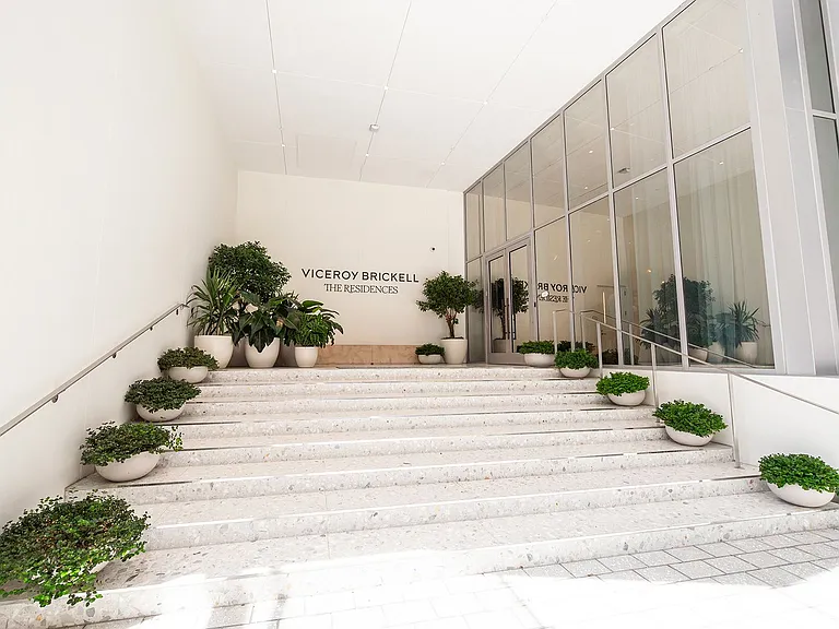 77 SE 5th St #1906 — Photo 32
