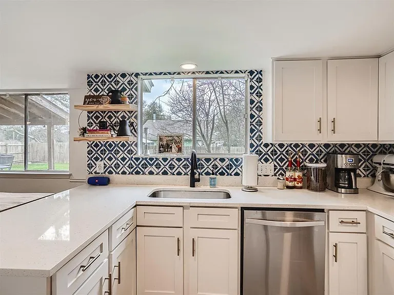 7701 Copano Dr — Photo 11