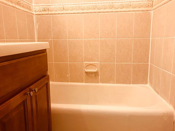 5th image of 910 Thieriot Ave #9G