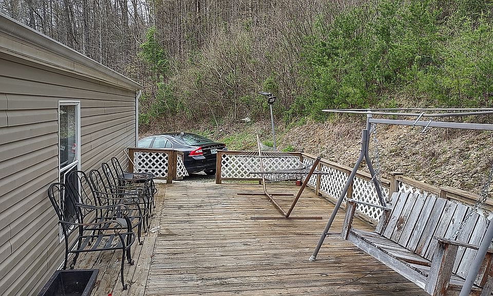 2nd image of 839 Morning Glory Rd