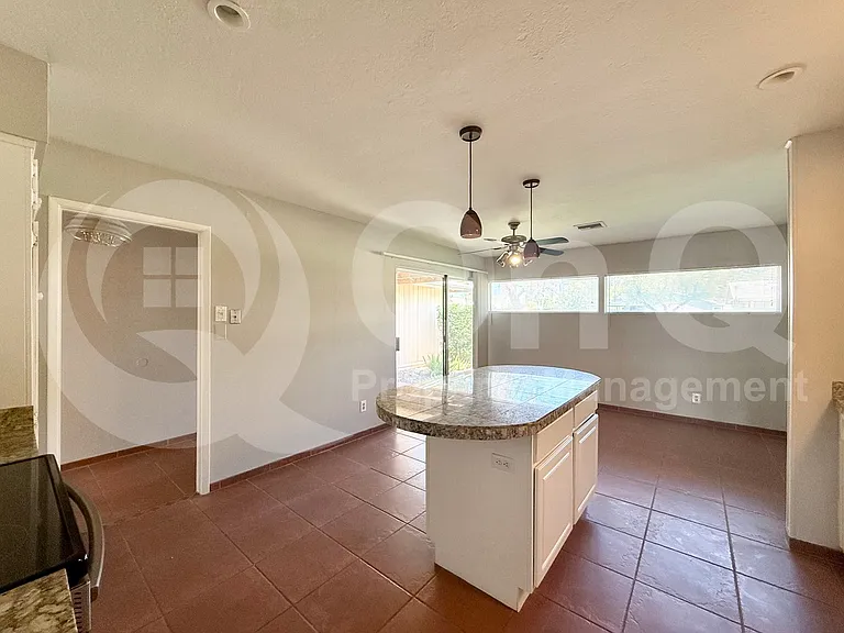 4950 E Lake Point Cir — Photo 5