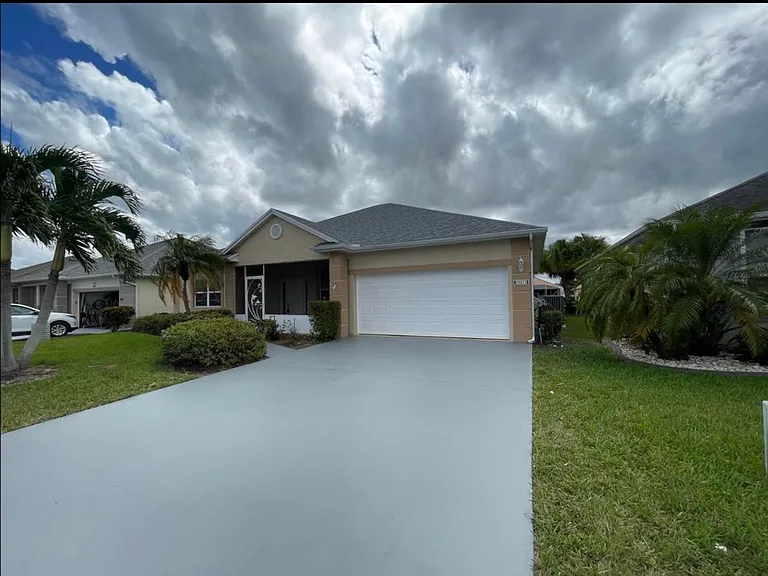 981 NW Tuscany Dr — Photo 1