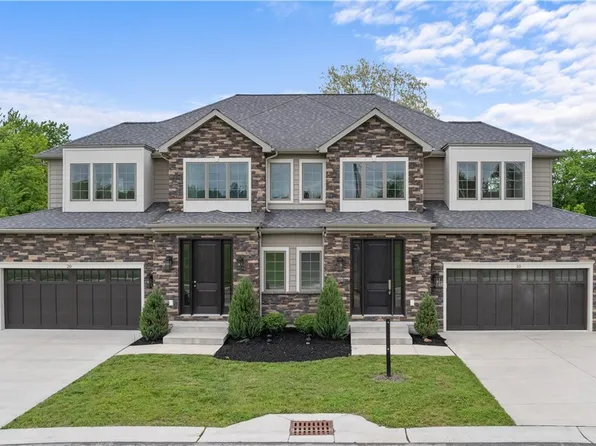 10 Bentley Dr, Orchard Park, NY 14127