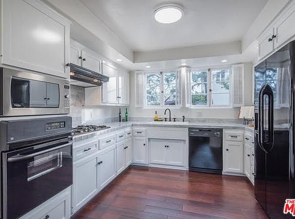 5th image of 3096 Lake Hollywood Dr