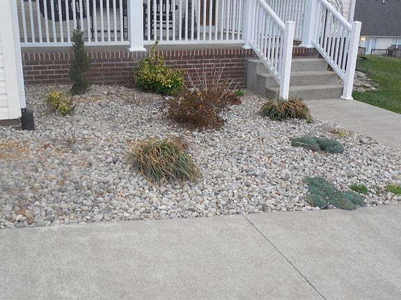 2nd image of 105 Oak View Dr