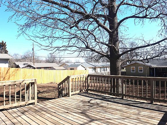 3rd image of 2228 Edgemont Dr
