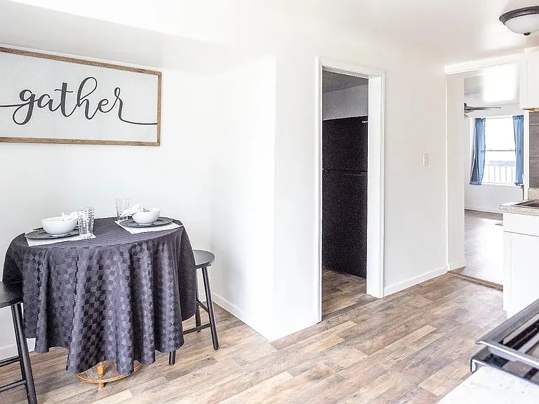 113 Laurel St — Photo 3