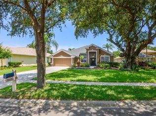 5432 Twin Creeks Dr, Valrico, FL 33596