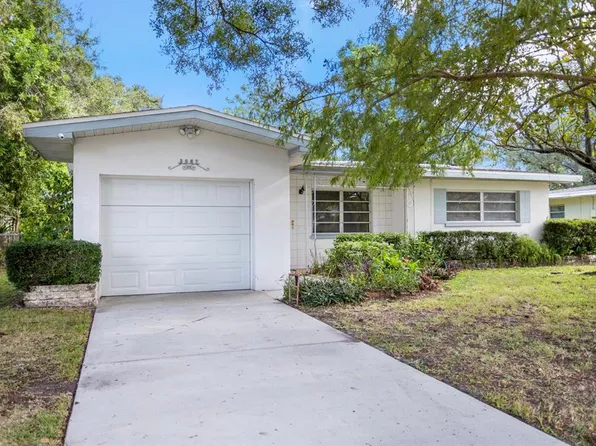 3067 Englewood Dr, Largo, FL 33771