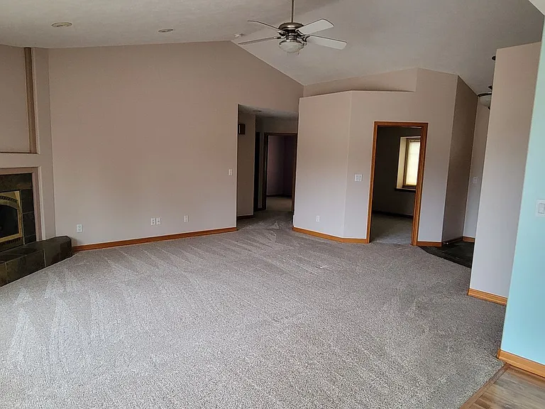 3719 E Thrush Ln — Photo 4