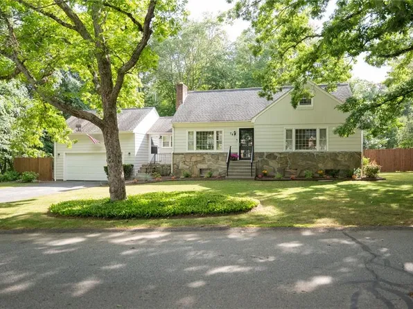 74 Follett St, North Smithfield, RI 02896
