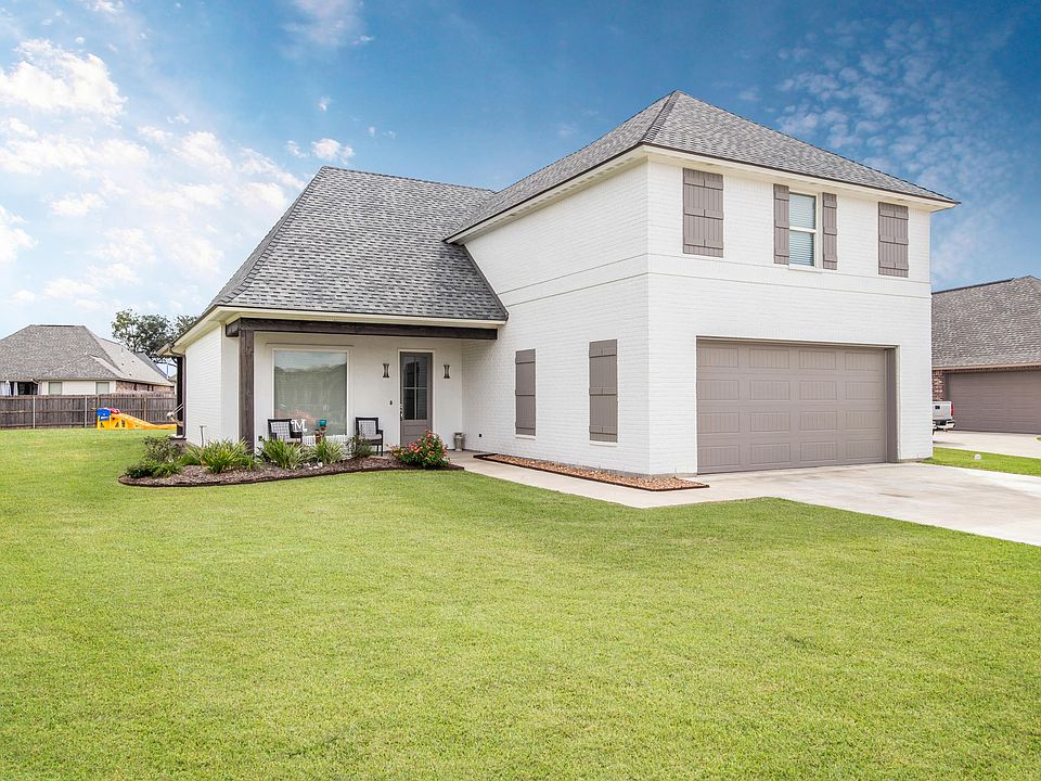 1st image of 203 Woodstone Dr
