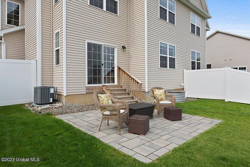 5th image of 601 Anthony Street