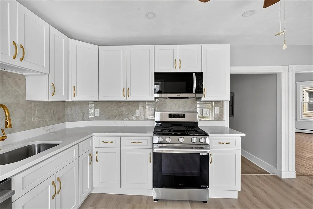 4 bed, 2.0 bath, 1308 sqft, $3,400 — Photo 3