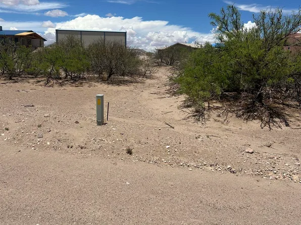 702 Hawthorne Dr, Elephant Butte, NM 87935