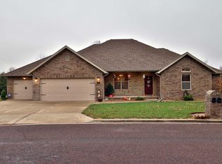 12 Remington Dr, Monett, MO 65708