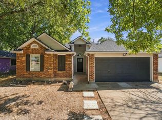 810 Honeysuckle Dr, Leander, TX 78641