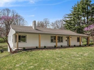 613 E Red Rd, Independence, MO 64055