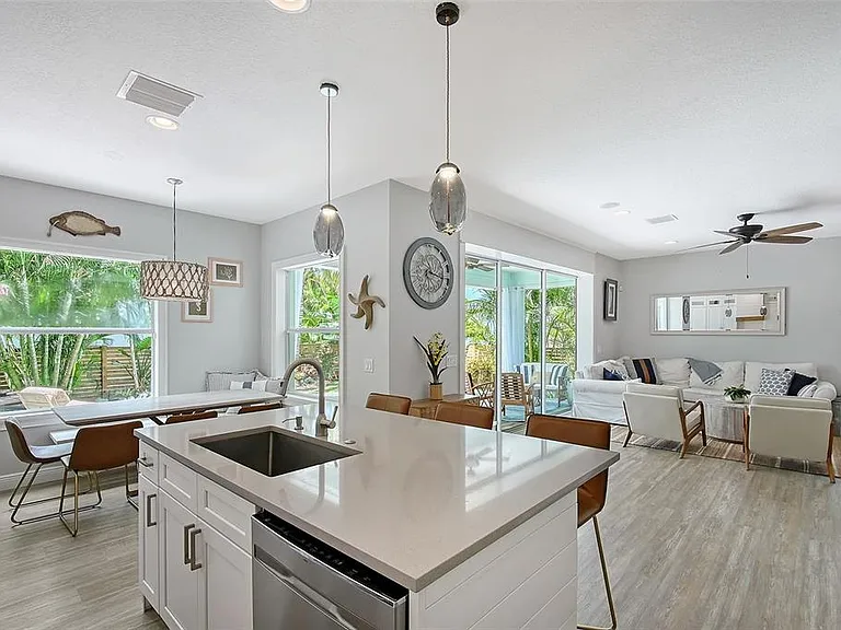 1738 Siesta Dr — Photo 15