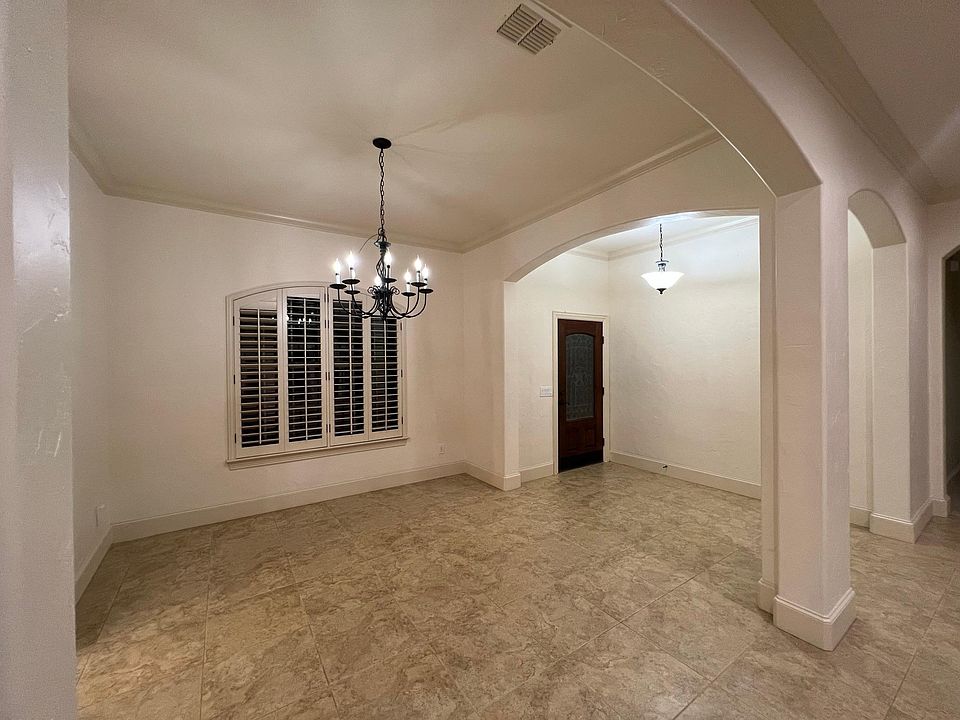 1st image of 710 Oriole Ln