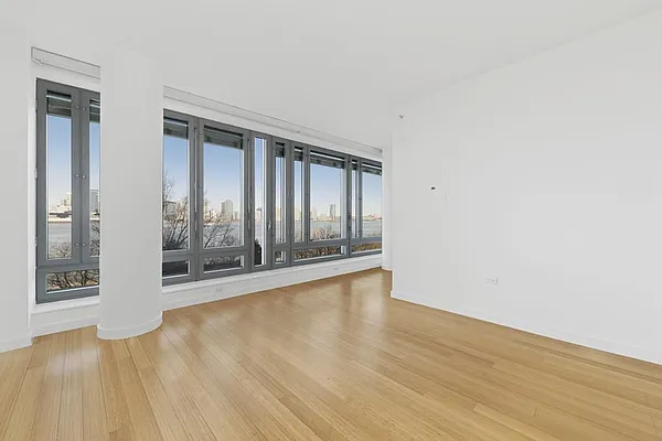 Rented by R New York | media 28